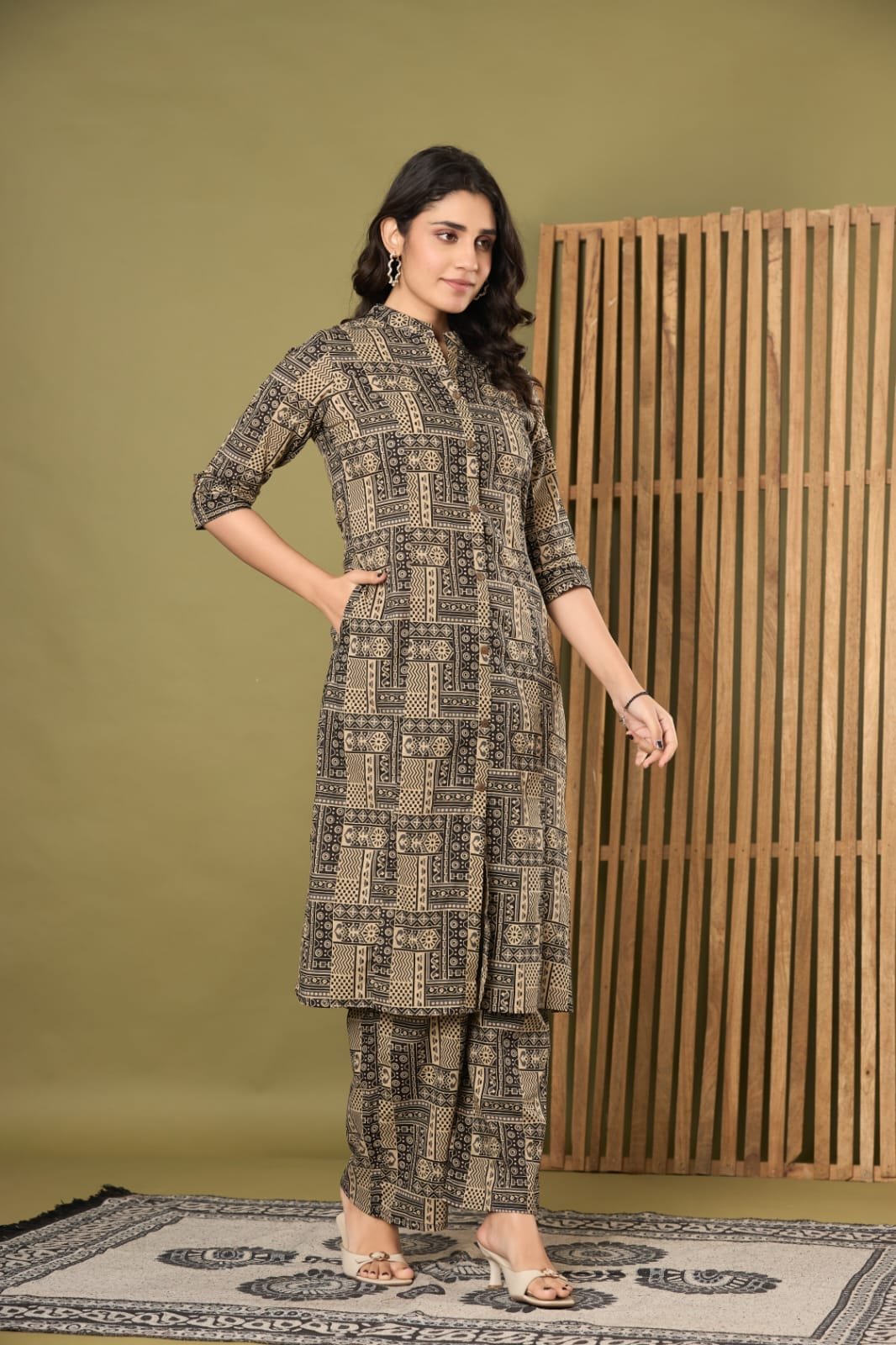 The Kurti Shop Women's Ethnic Printed Cotton Straight Kurti with Pant Set | Mandar Collar  Sleeve Kurta Set with Pockets view 6