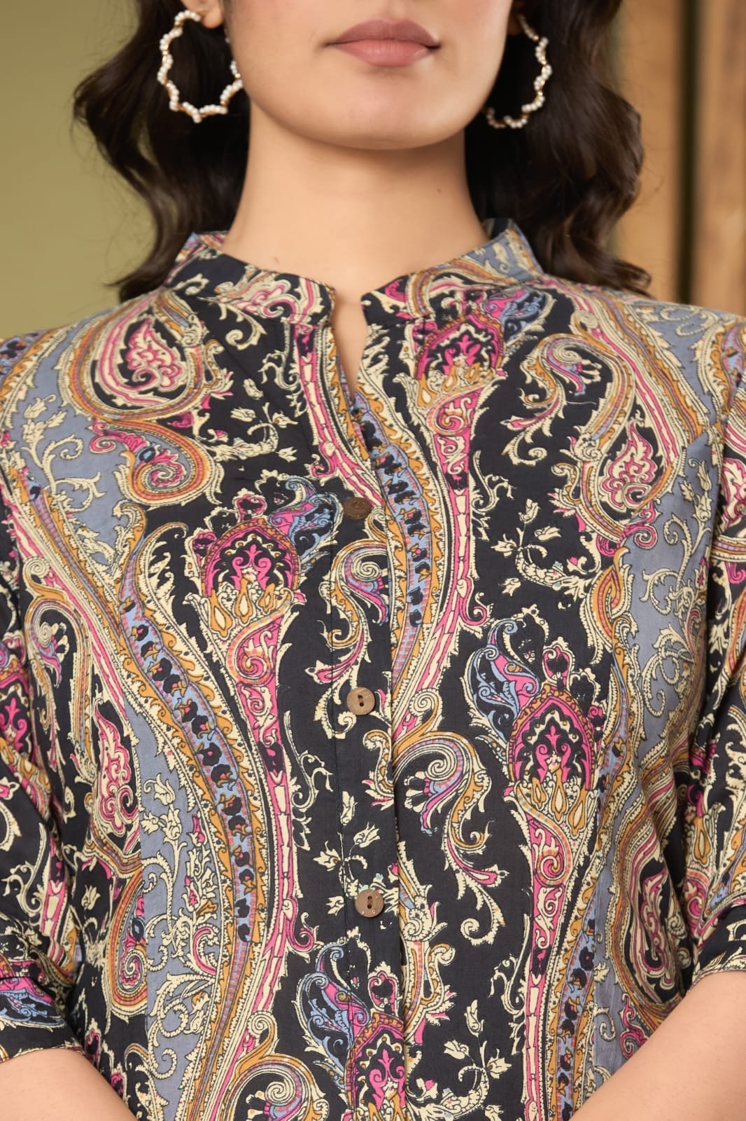 The Kurti Shop Women's Paisley Printed Cotton Straight Kurti with Palazzo/Pant Set view 3