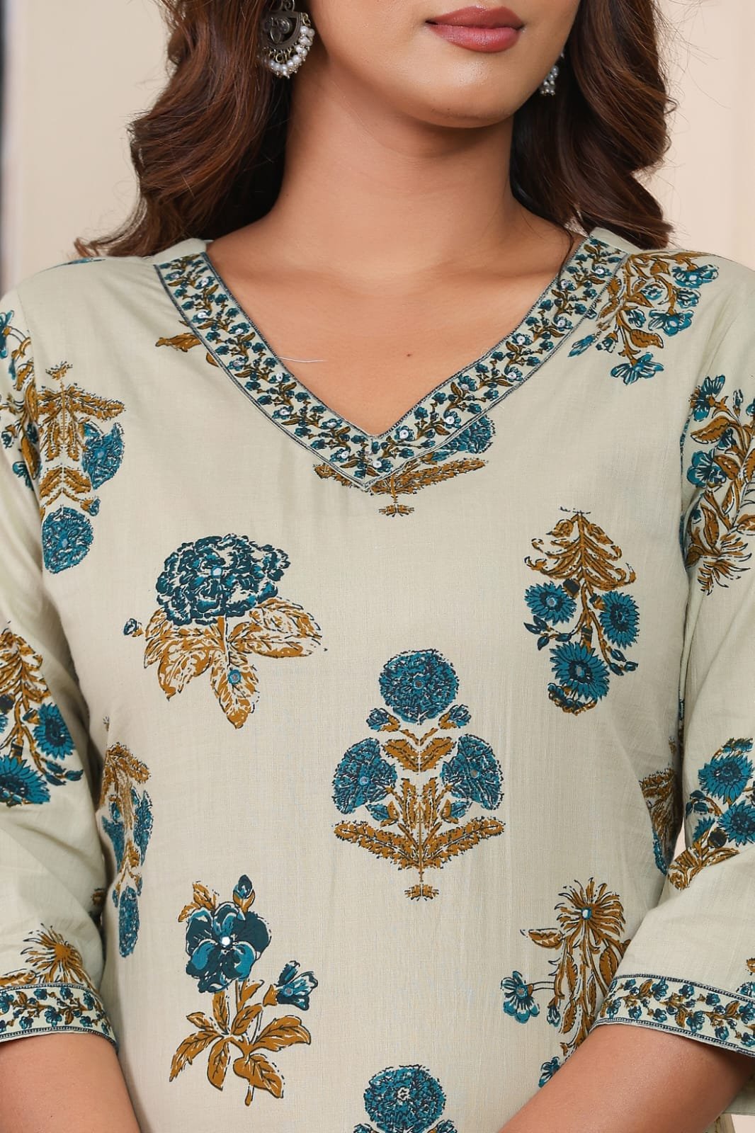 Women’s Printed Straight Kurta Pant Dupatta Set view 5