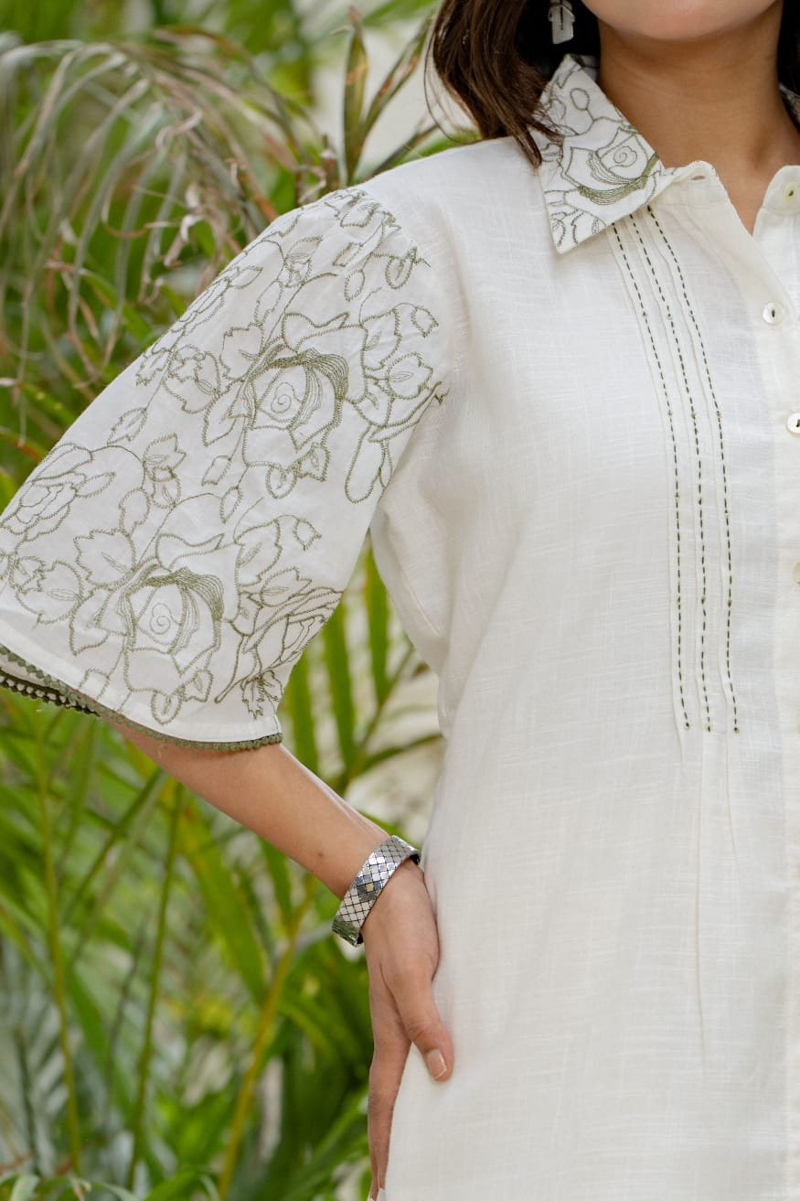 Women’s White Floral Printed Kurta Pant Set view 2